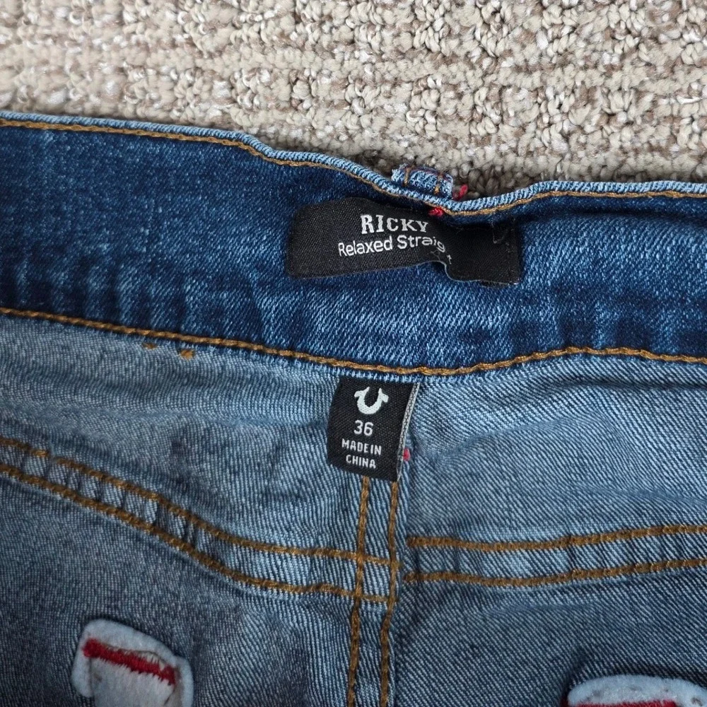 True Religion Ricky Relaxed Straight Jeans Mens 36x29 Blue Denim Red Stitching